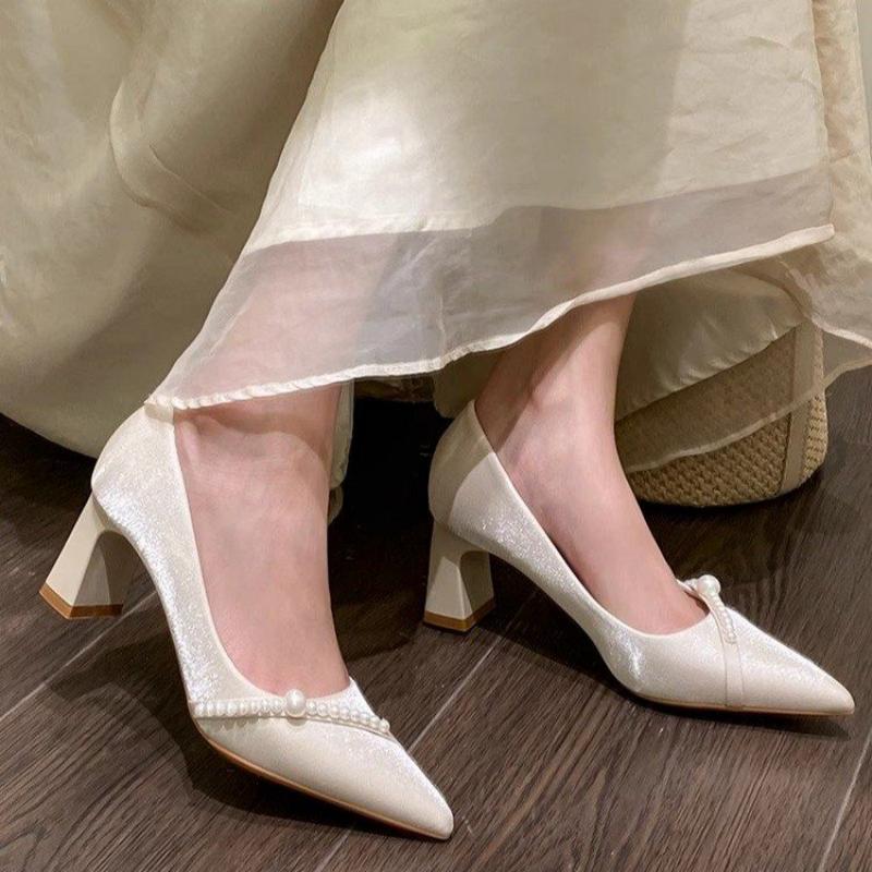 Slip Dress Satin - Eleganckie czółenka na słupku ze szpiczastym